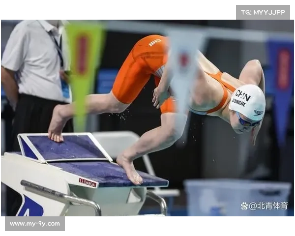 全国游泳锦标赛名将副项练兵，余依婷狂揽7金状态回升